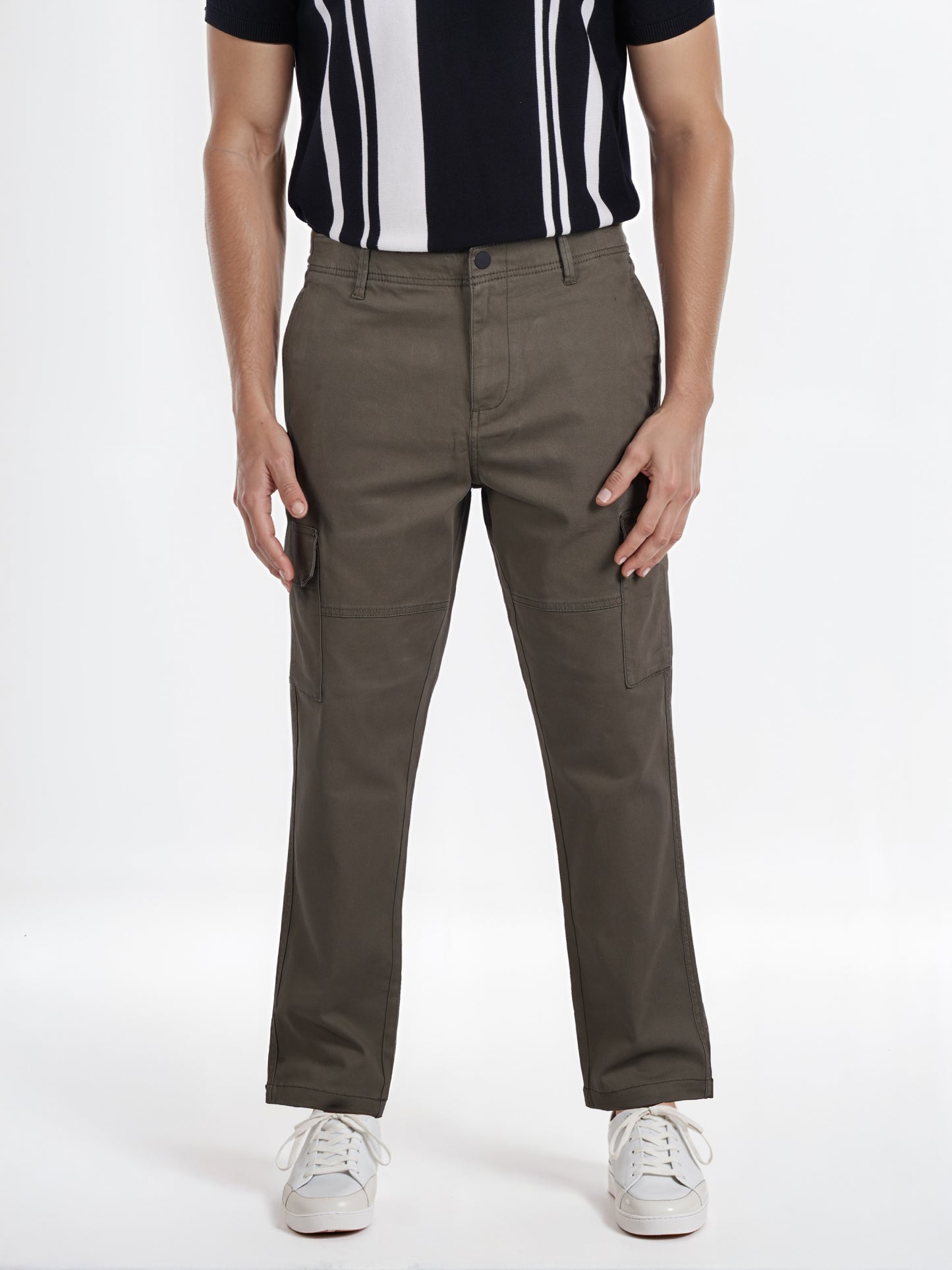 Celio* Men Olive Solid Slim Fit Cotton Cargo