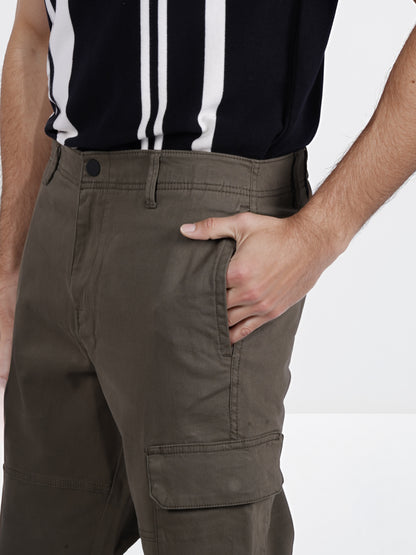 Celio* Men Olive Solid Slim Fit Cotton Cargo