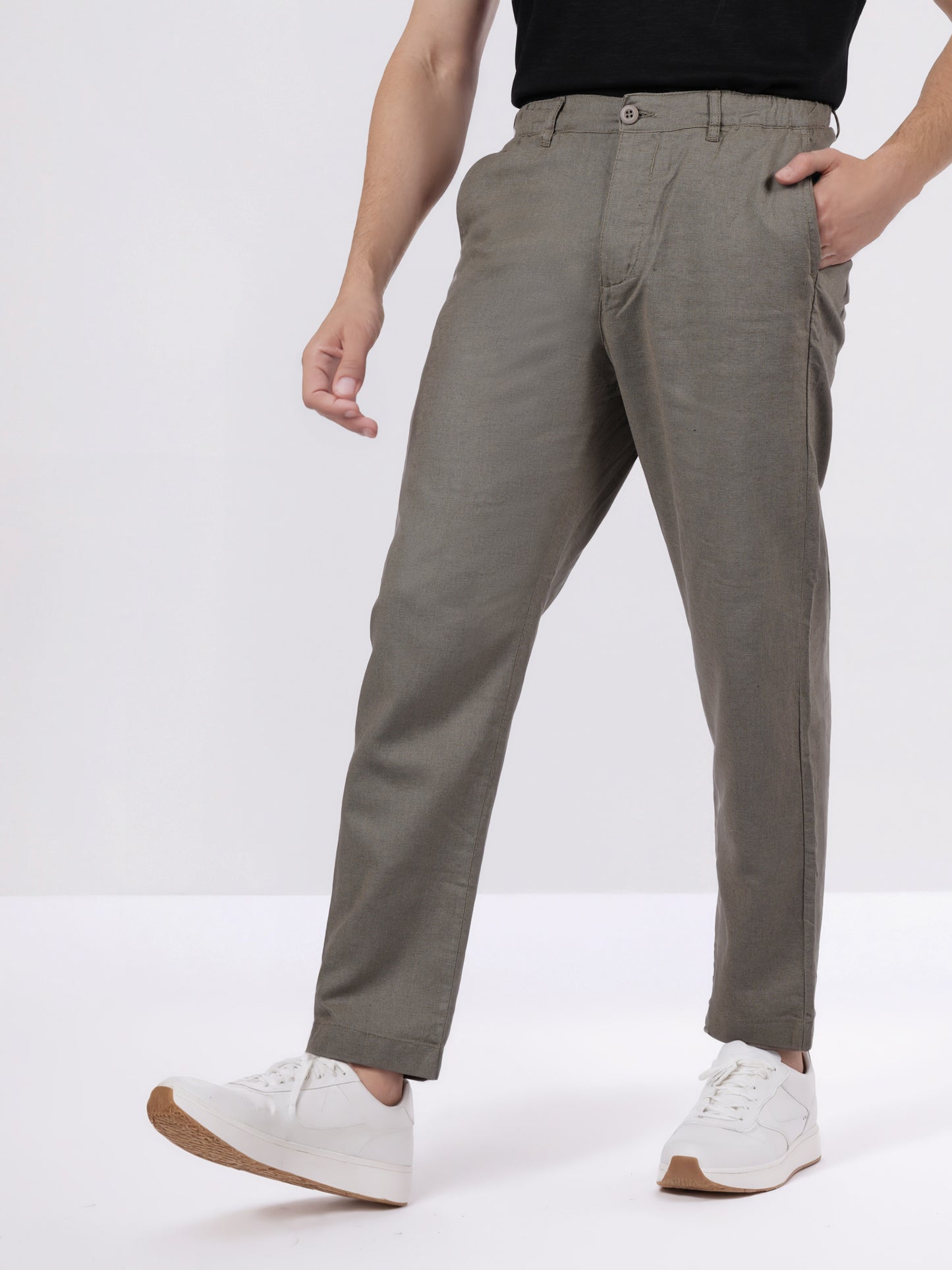 Celio Men Khaki Solid Straight Fit Cotton-Linen-Blend Trousers