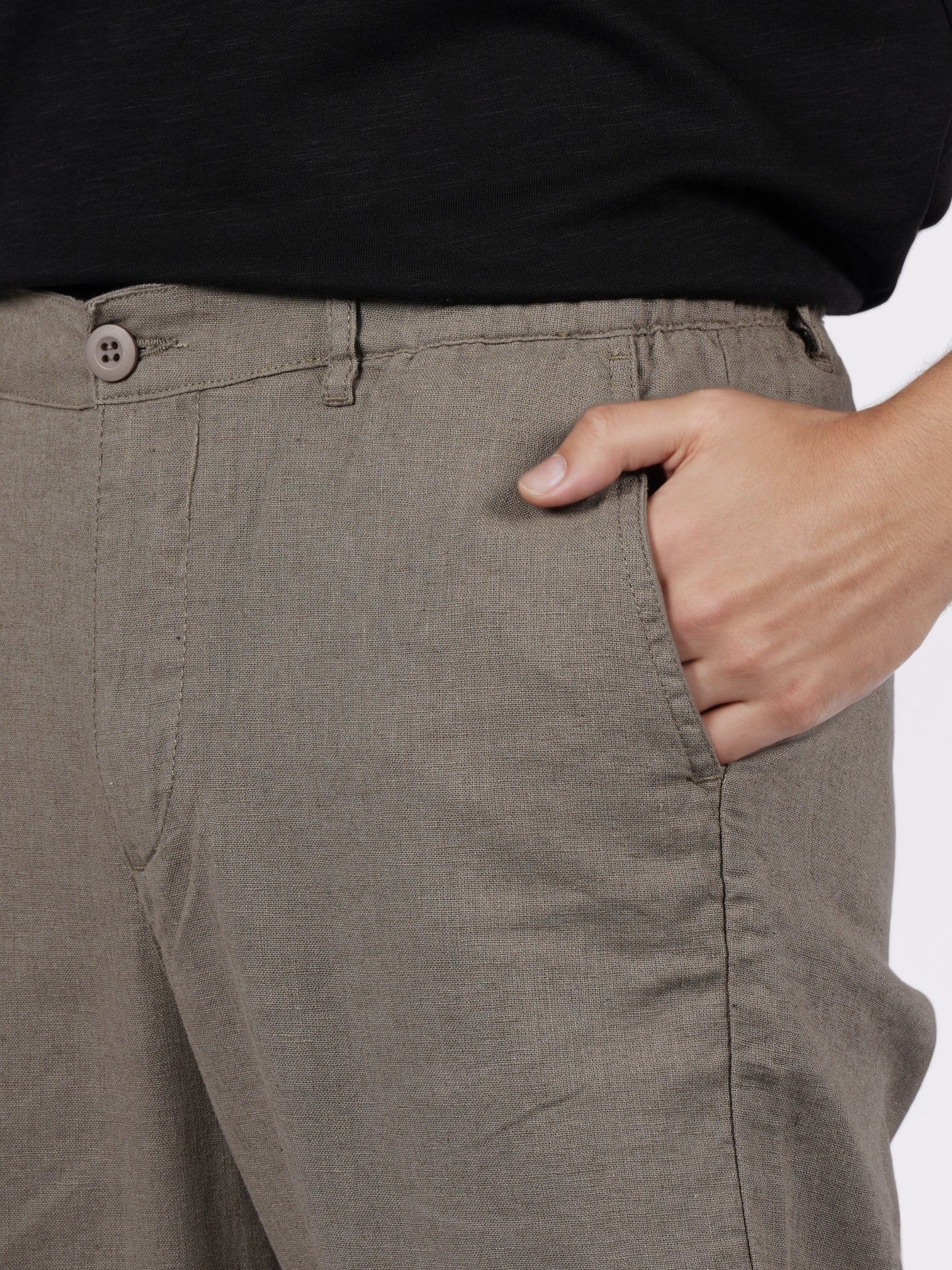 Celio Men Khaki Solid Straight Fit Cotton-Linen-Blend Trousers