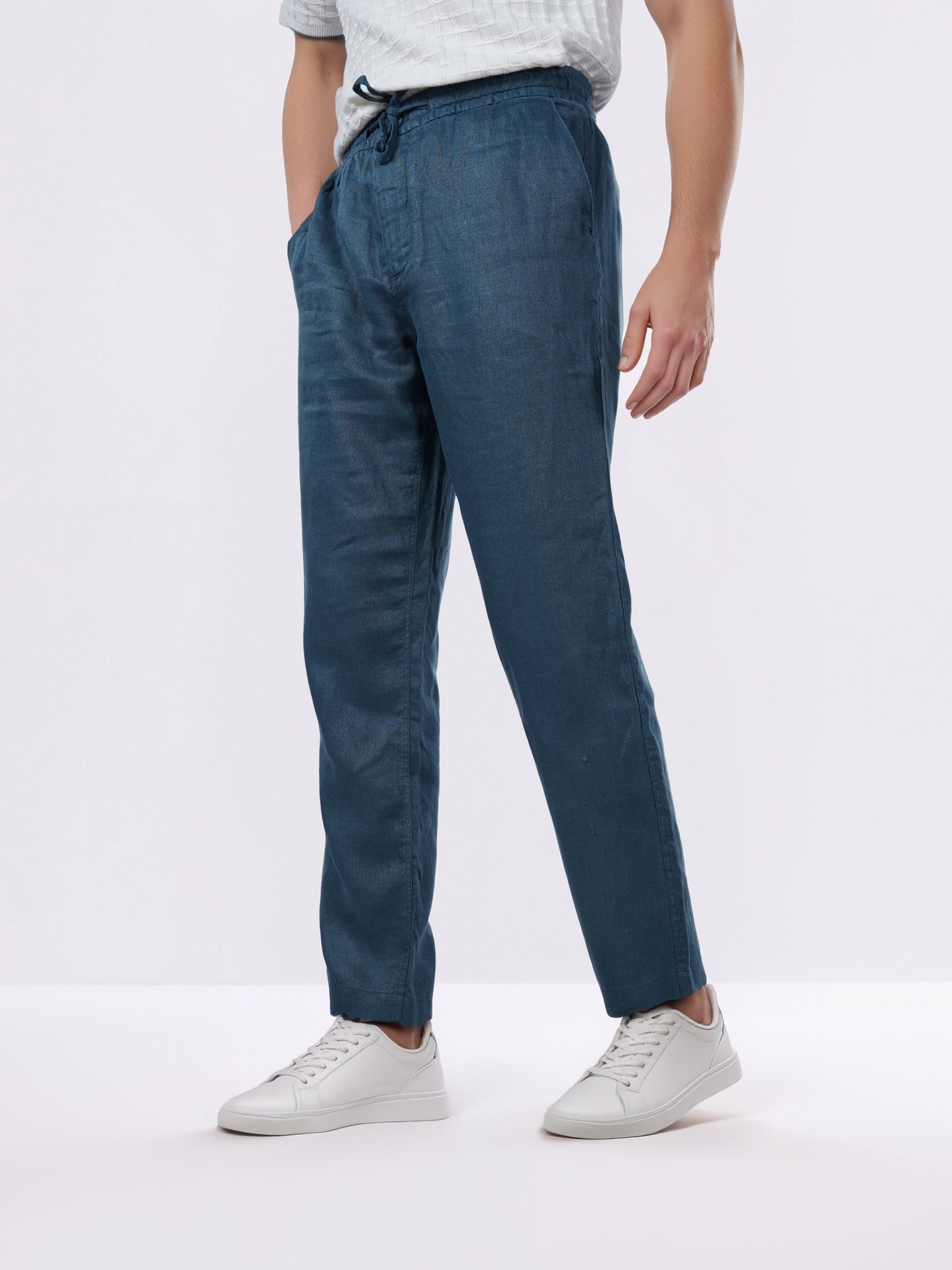 Celio* Men Blue Solid Straight Fit Linen Trousers