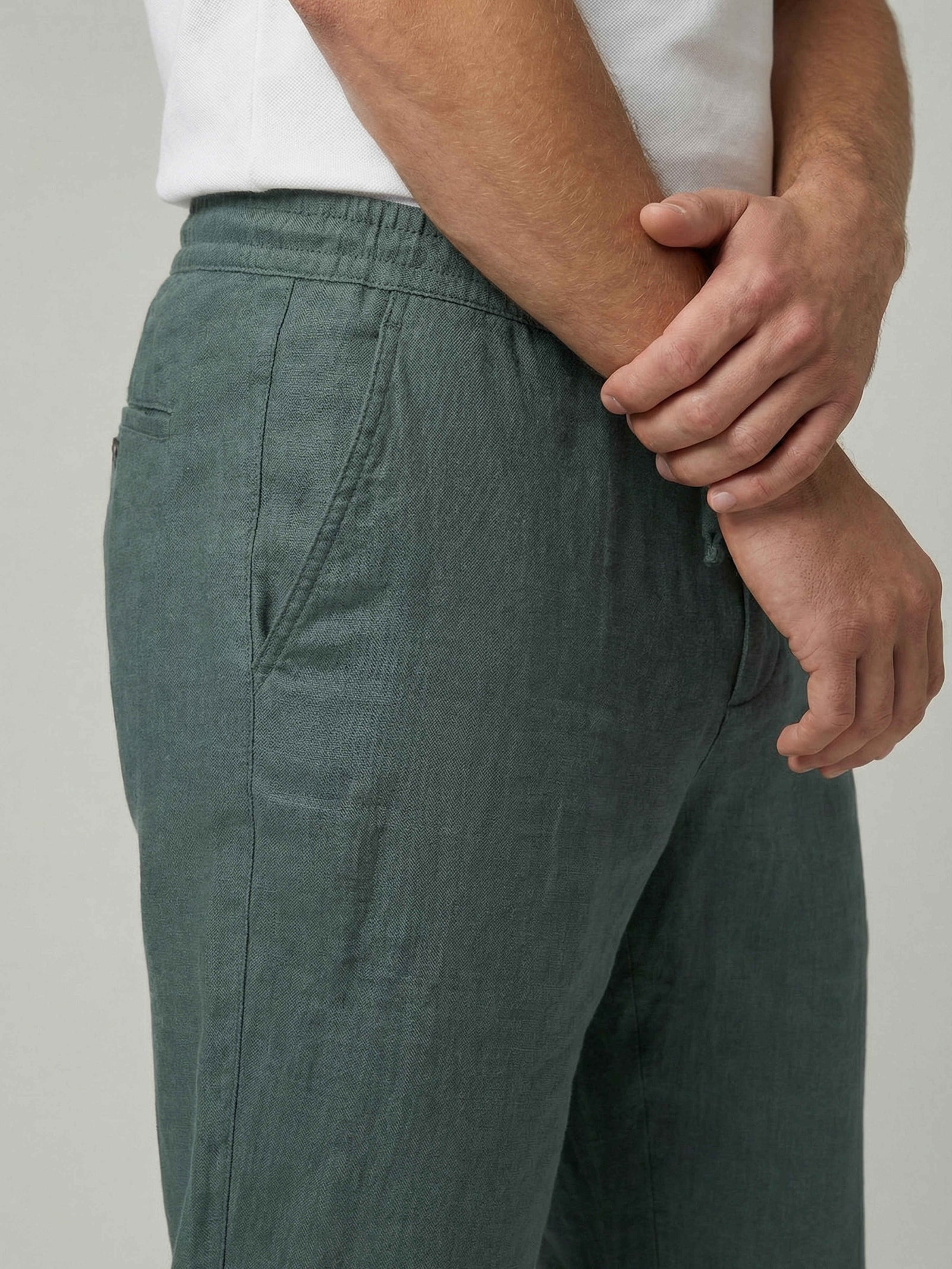 Celio Men Green Solid Straight Fit 100% Linen Trouser