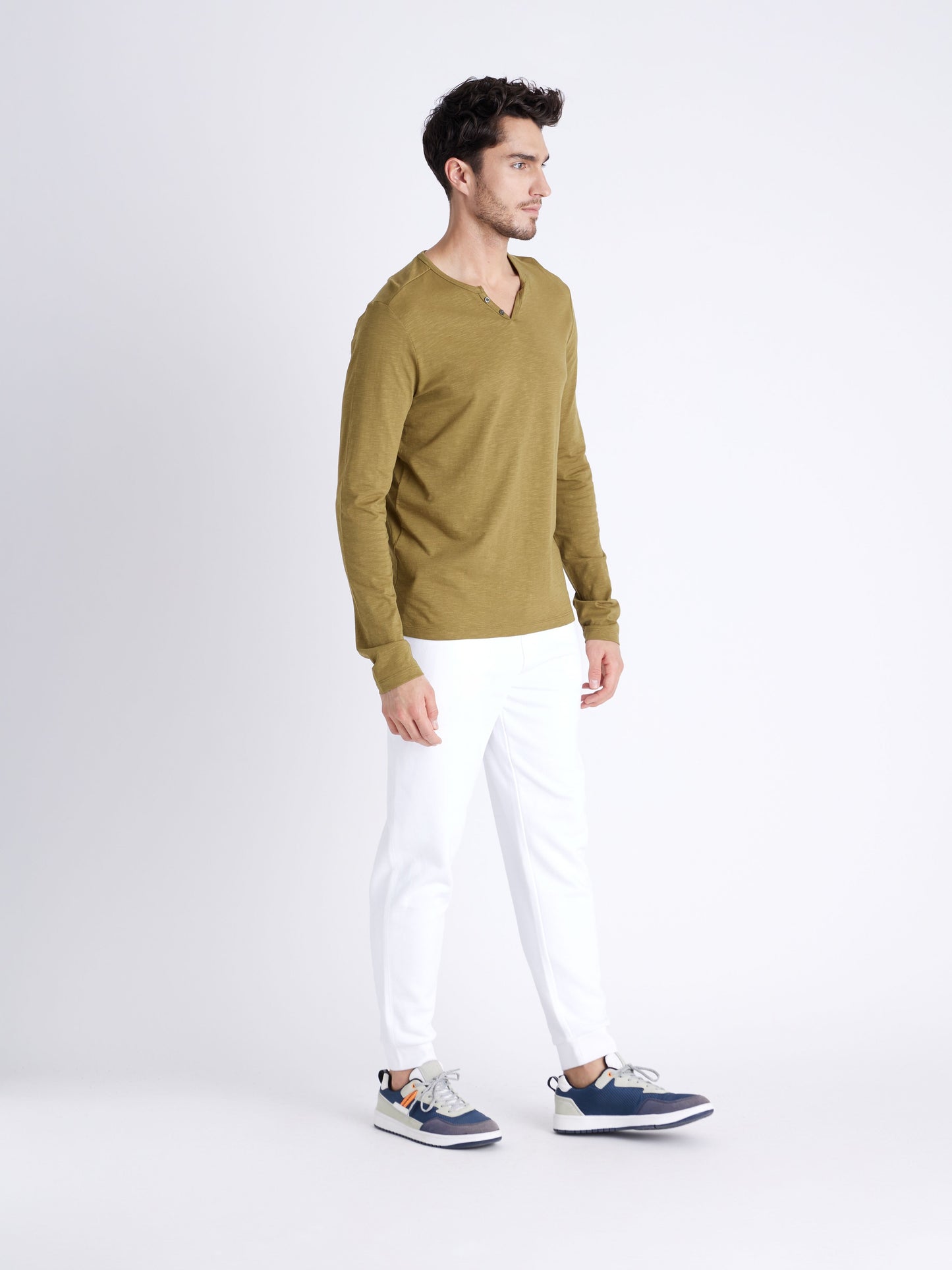 Celio Men Olive Solid Regular Fit Cotton T-Shirts