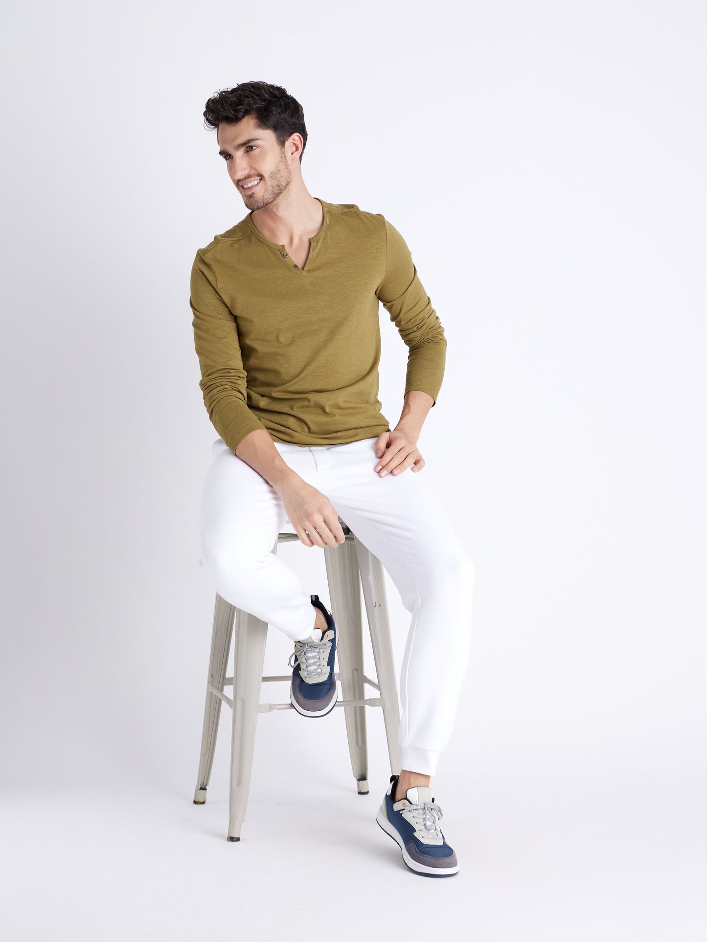 Celio Men Olive Solid Regular Fit Cotton T-Shirts