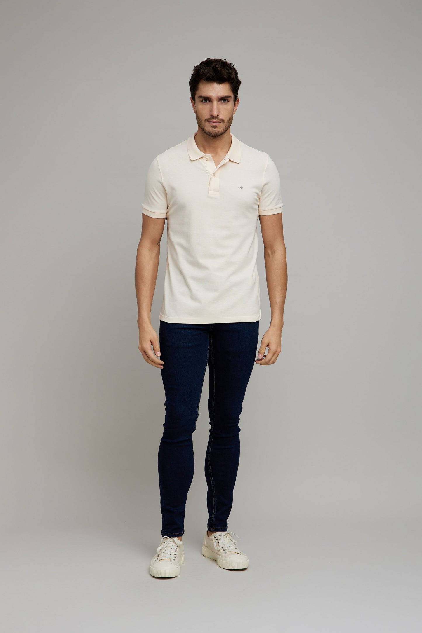 Celio Men Off white Solid Slim Fit Cotton T-Shirts