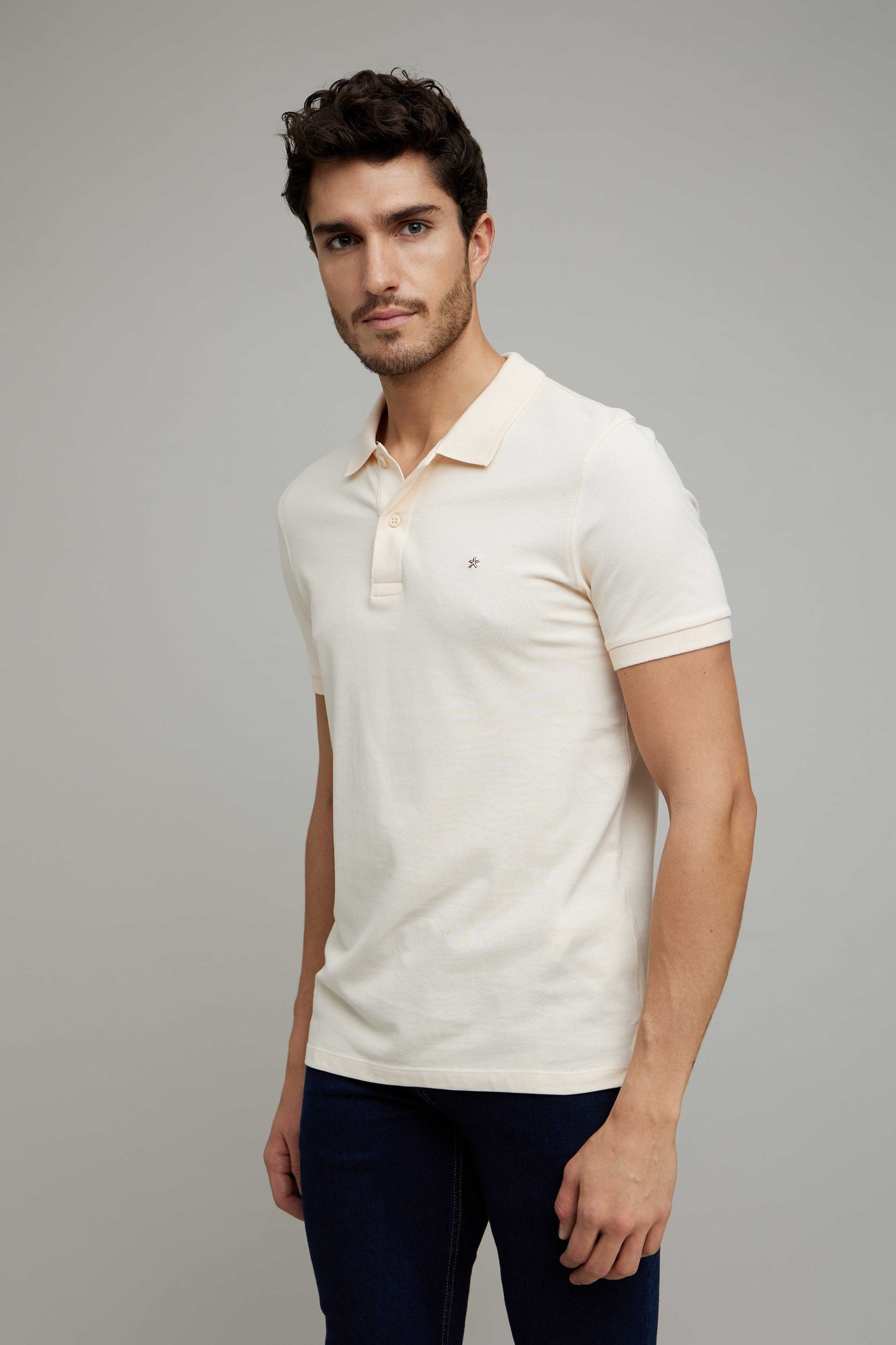 Celio Men Off white Solid Slim Fit Cotton T-Shirts