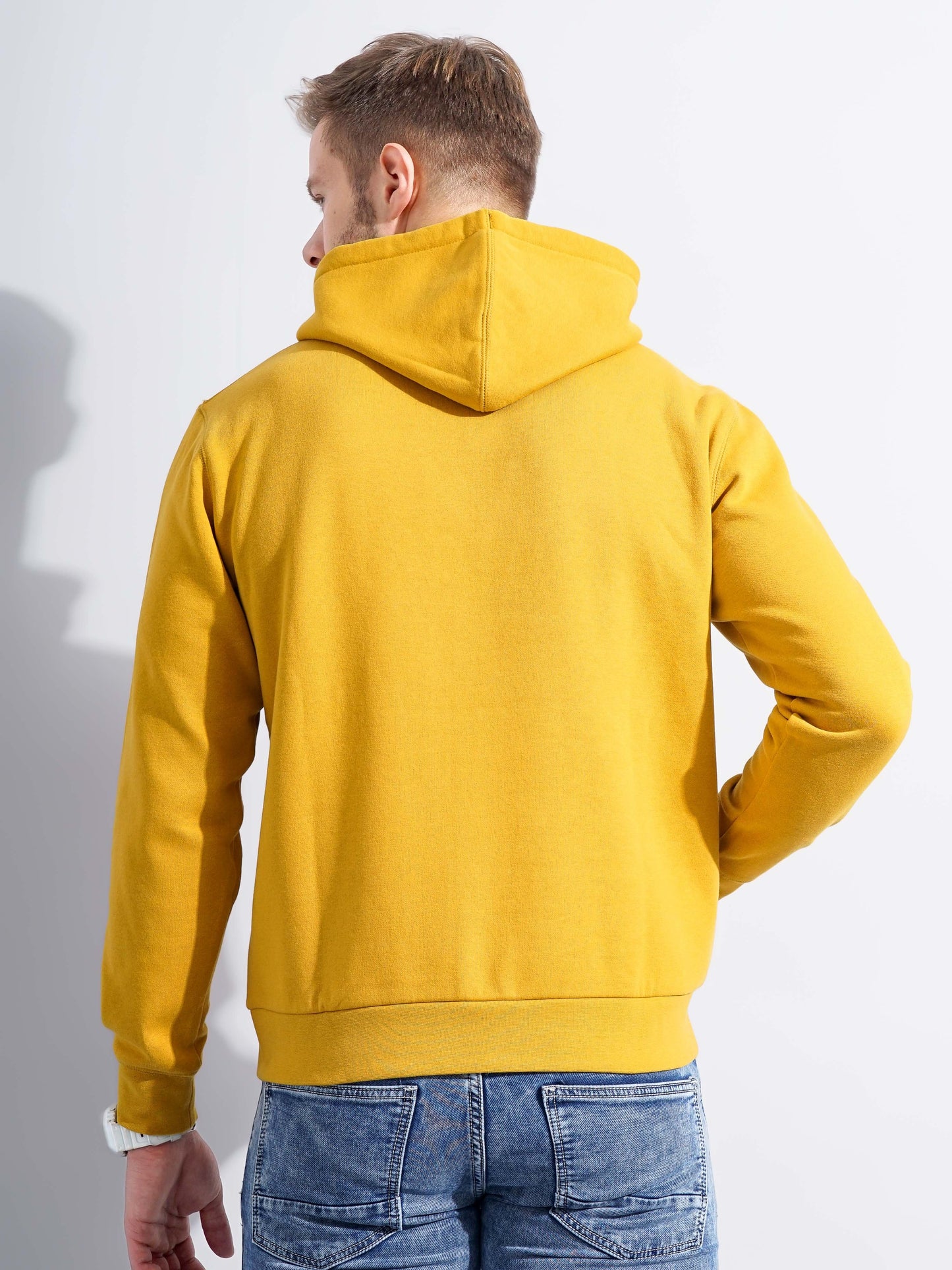 Celio* Men Yellow Printed Regular Fit Cotton Sweatshirts