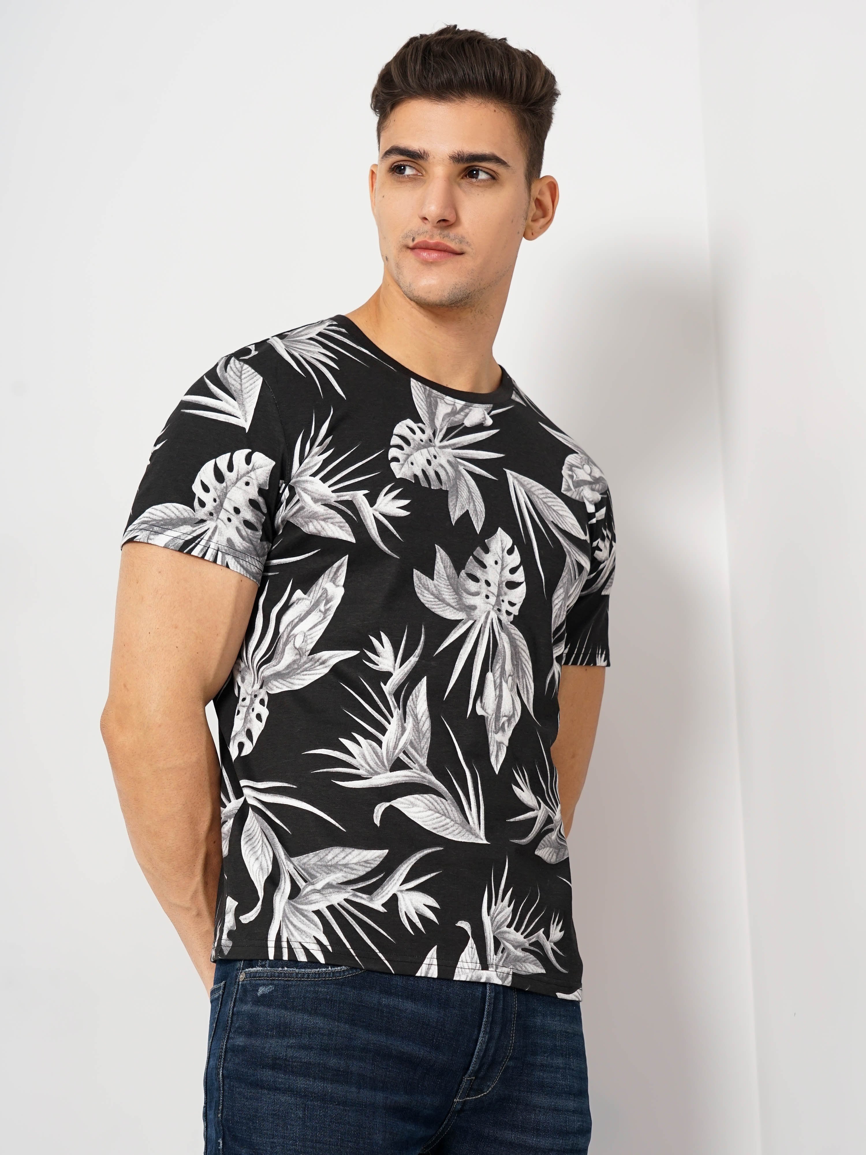 Celio Men Black Printed Regular Fit Cotton T-shirts
