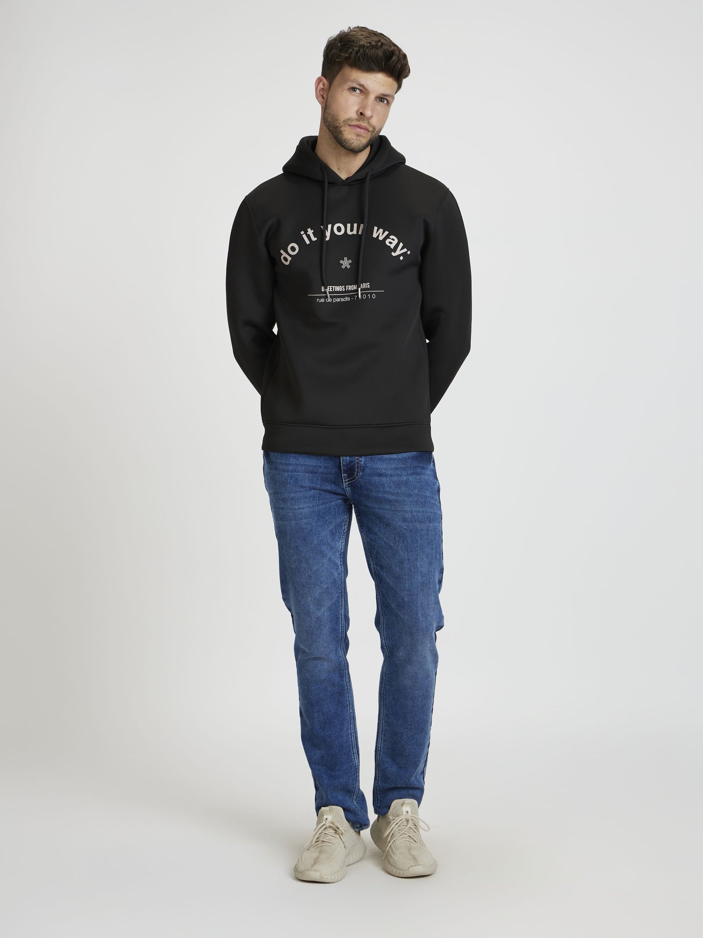 Celio Men Black Printed Regular Fit Polyester Sweatshirts