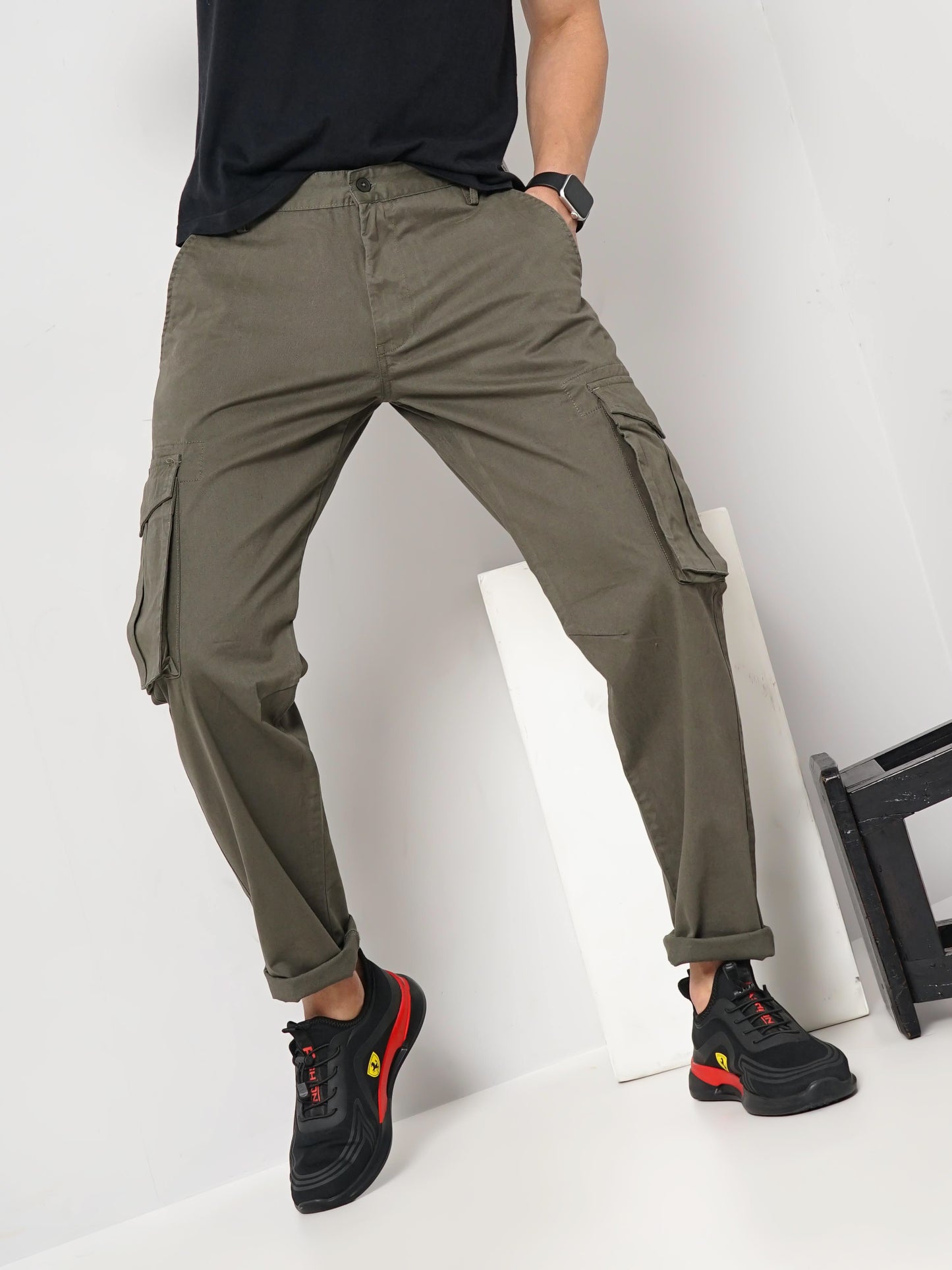 Celio Men Olive Solid Jogger Fit Cotton Trousers