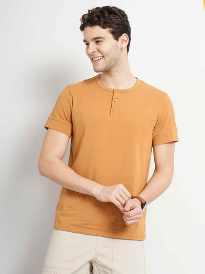 Celio Men Brown Solid Regular Fit Cotton T-Shirts