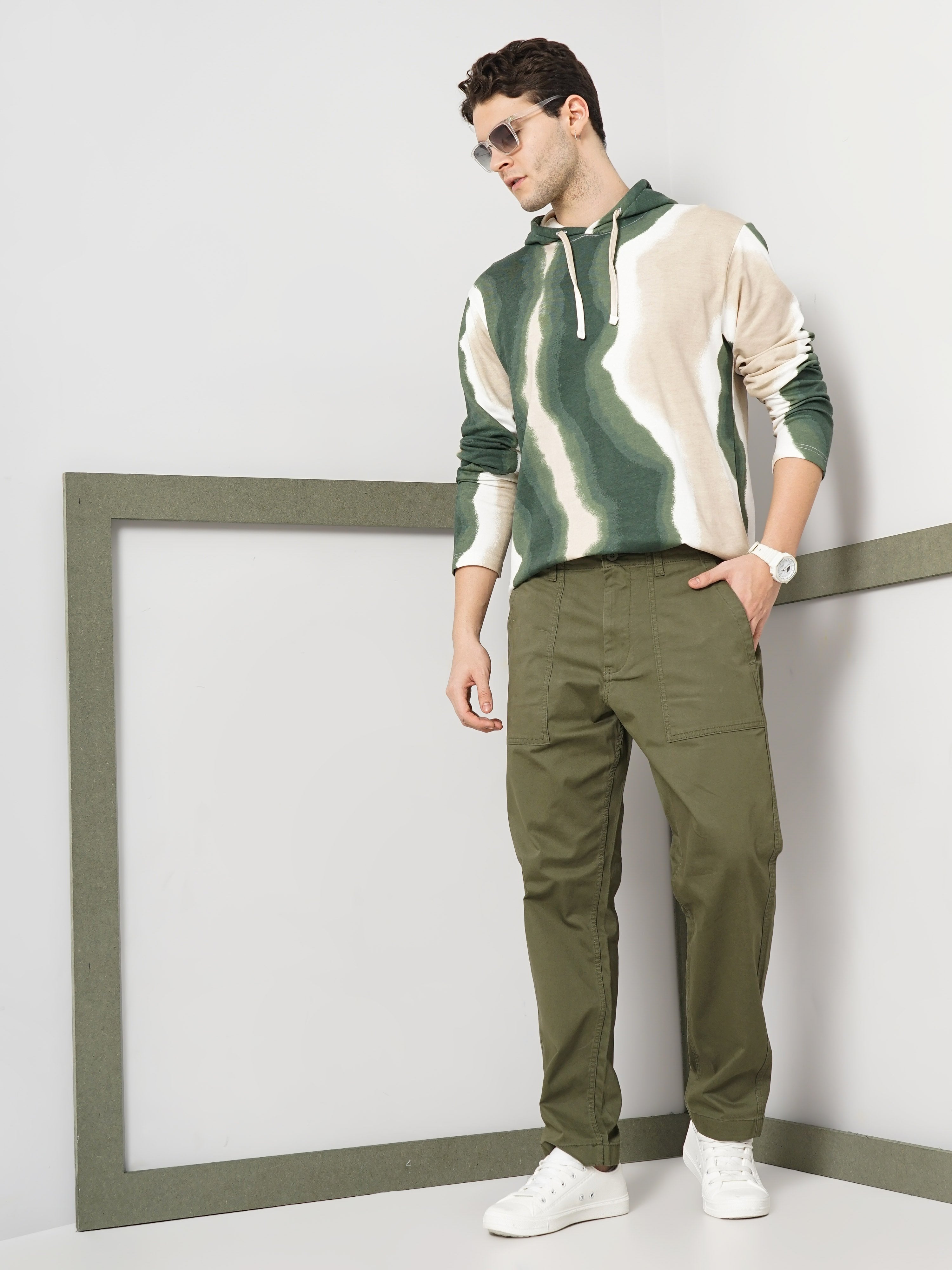 Celio Men Olive Solid Regular Fit Cotton Trousers