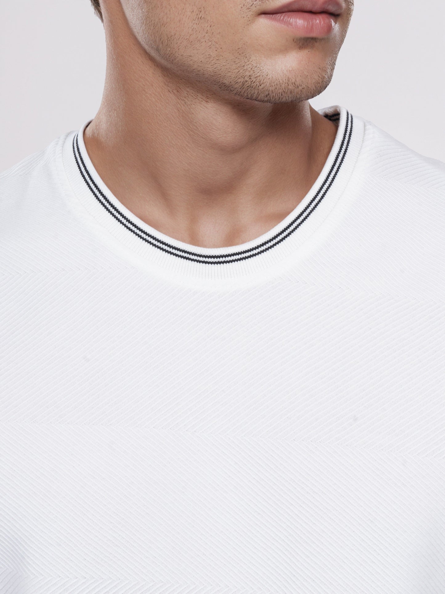 Celio* Men White Solid Regular Fit Cotton T-Shirt