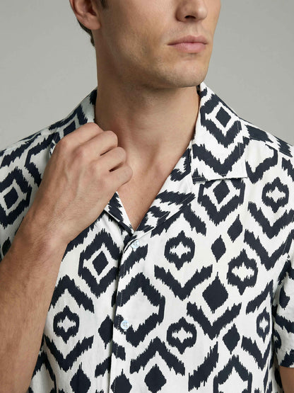 Celio* Men Black Printed Regular Fit Viscose Shirts