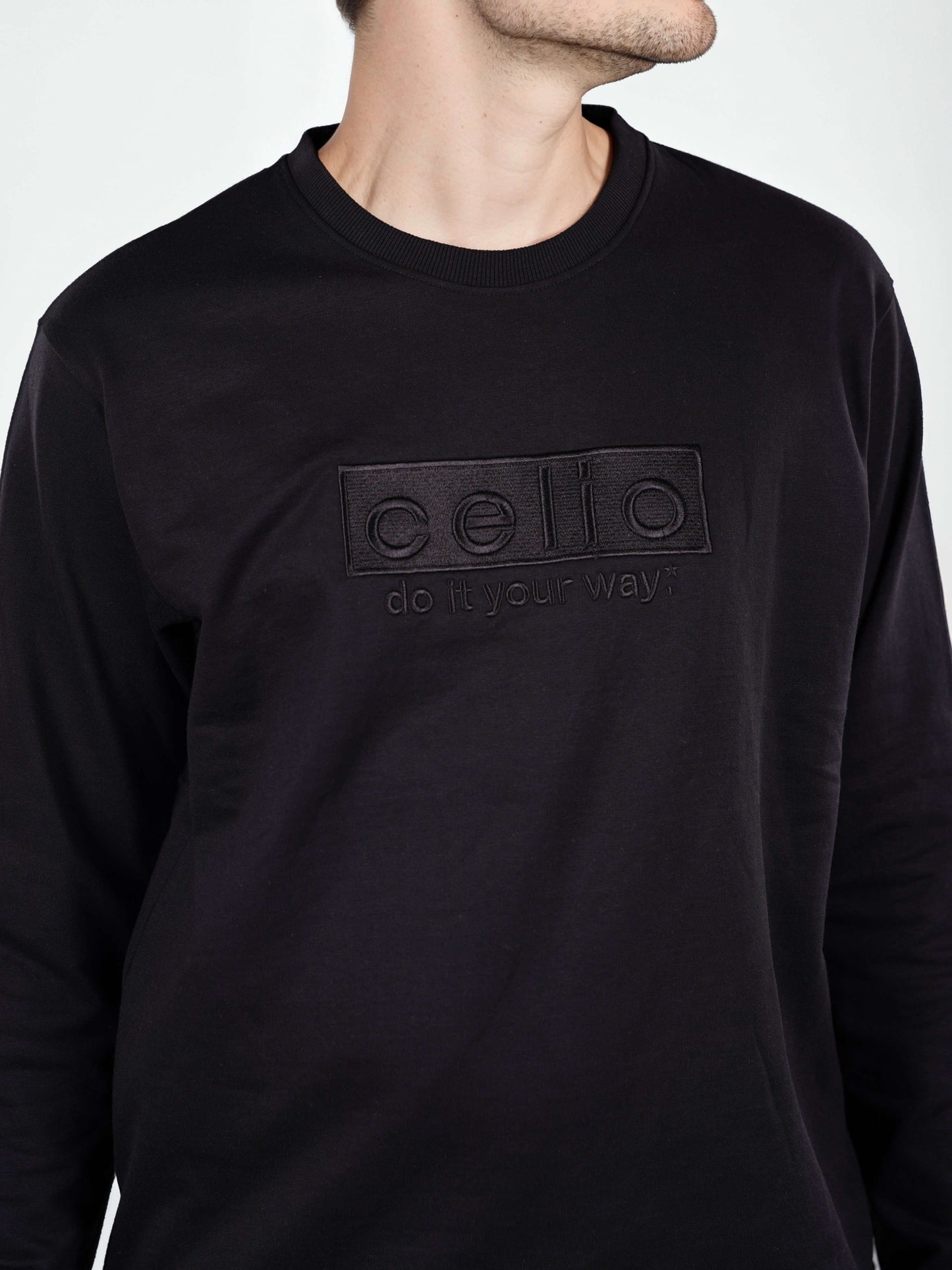 Celio Men Black Embroidered Regular Fit Cotton Sweatshirts