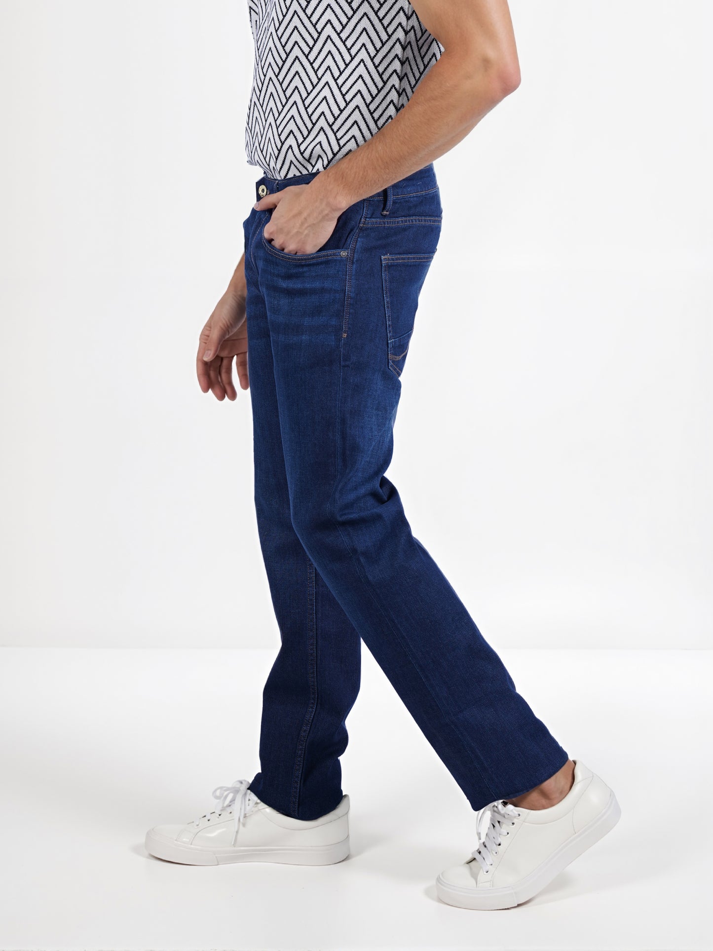 Celio* Men Blue Solid Straight Fit Cotton Innovation - Soft Touch Jean