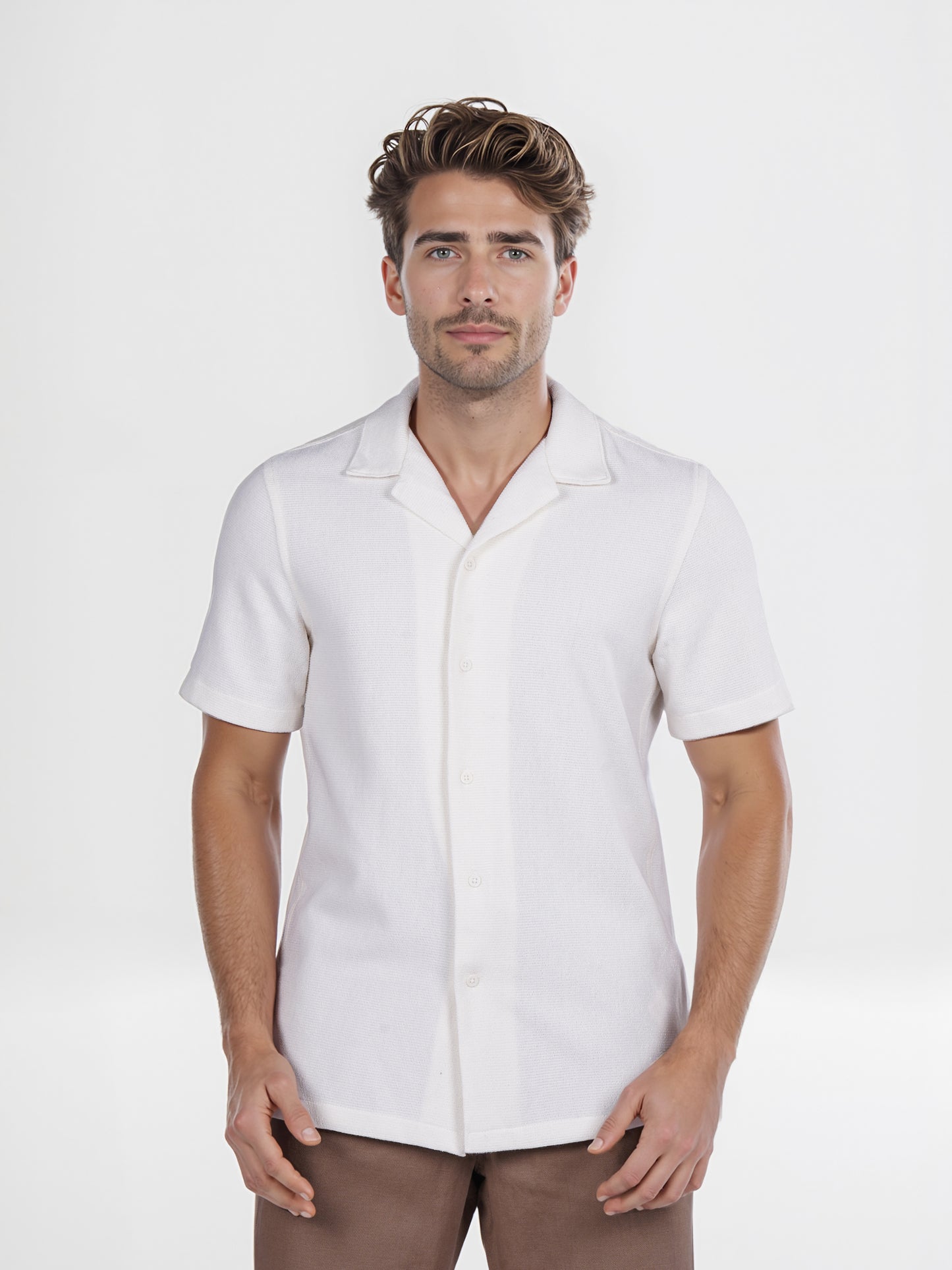 Celio* Solid Regular Fit Poly-Cotton White Shirt