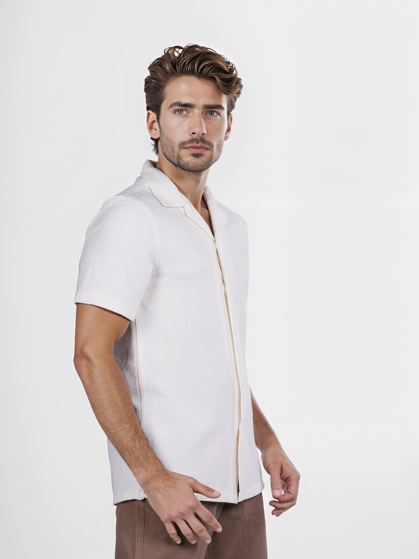 Celio* Solid Regular Fit Poly-Cotton White Shirt