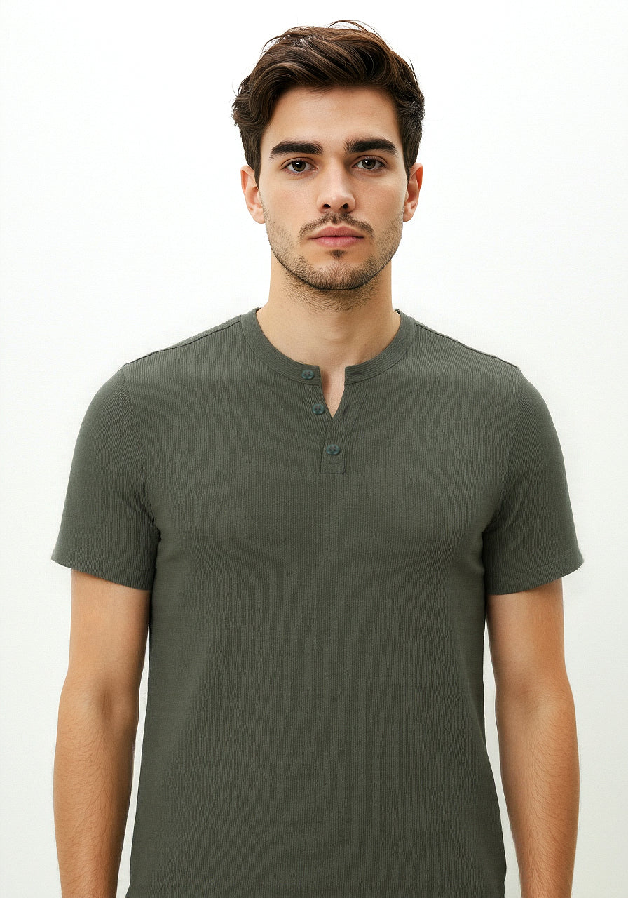 Celio* Men Olive Solid Relaxed Fit Cotton T-shirt