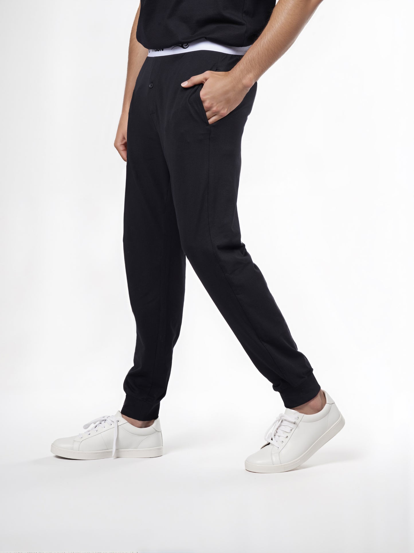 Celio Men Black Solid Regular Fit Cotton Tyson Trouser