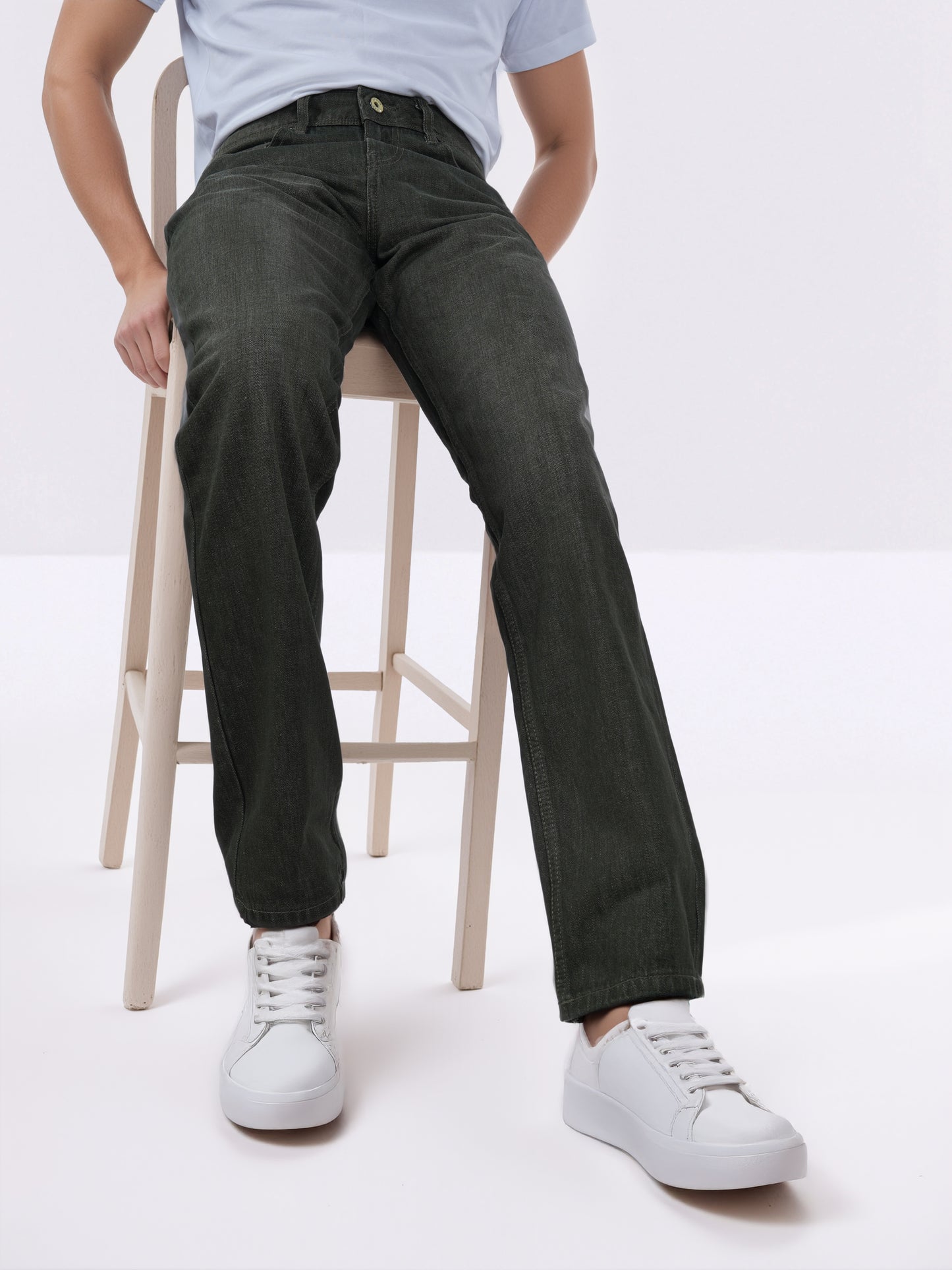 Celio* Men Olive Solid Loose Fit Cotton Jeans