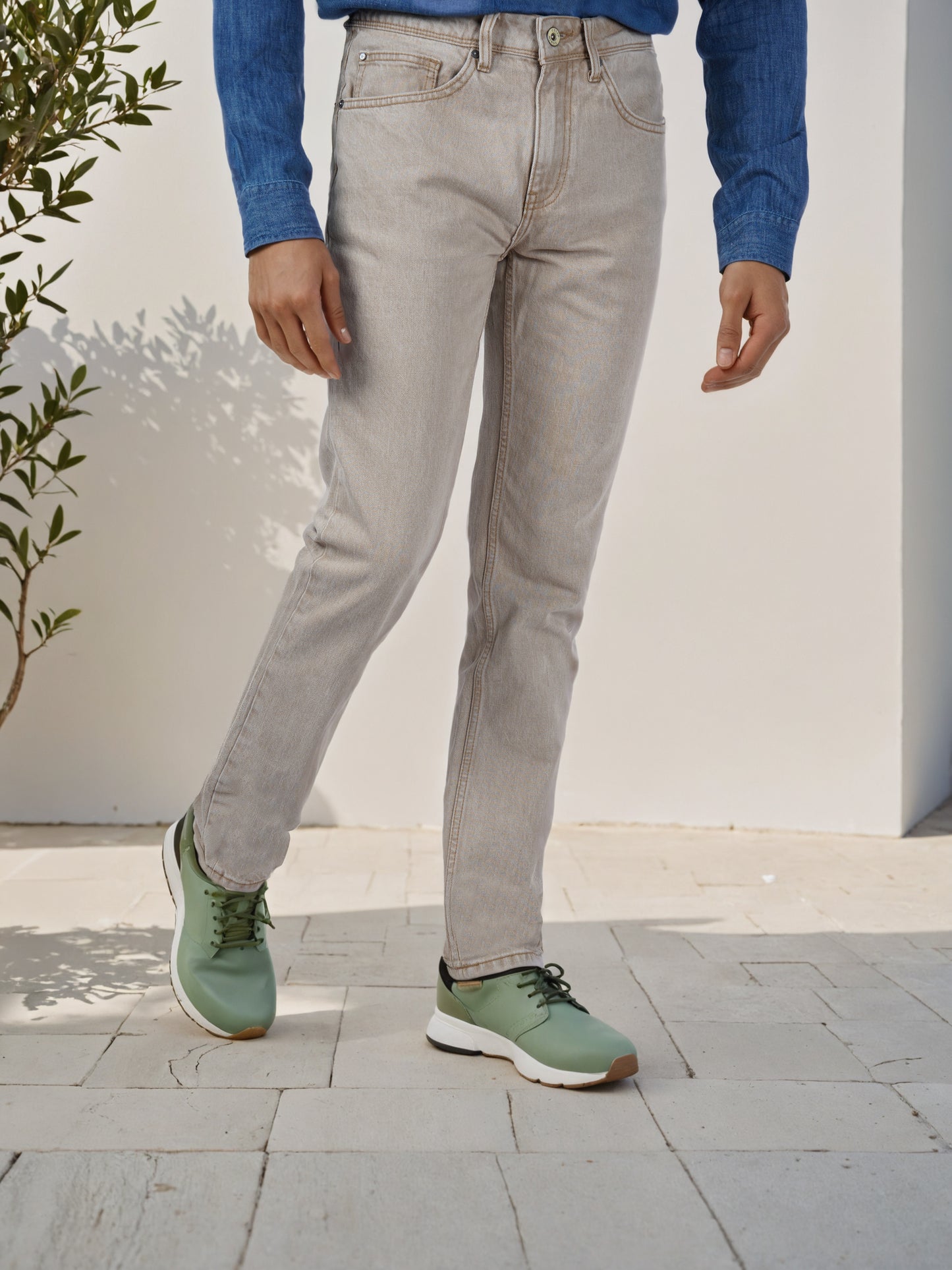 Celio* Men Brown Solid Loose Fit Cotton Jeans