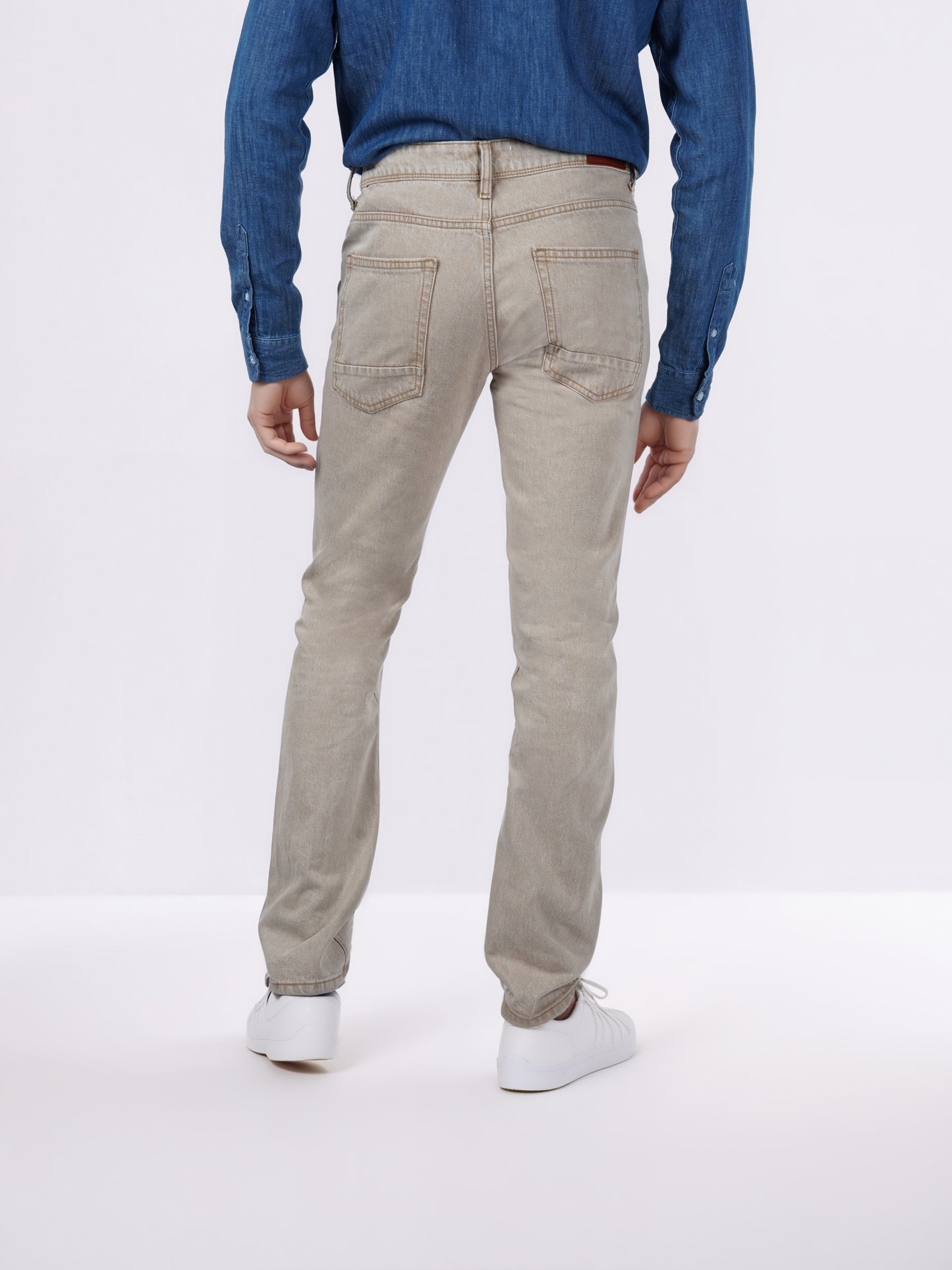 Celio* Men Brown Solid Loose Fit Cotton Jeans