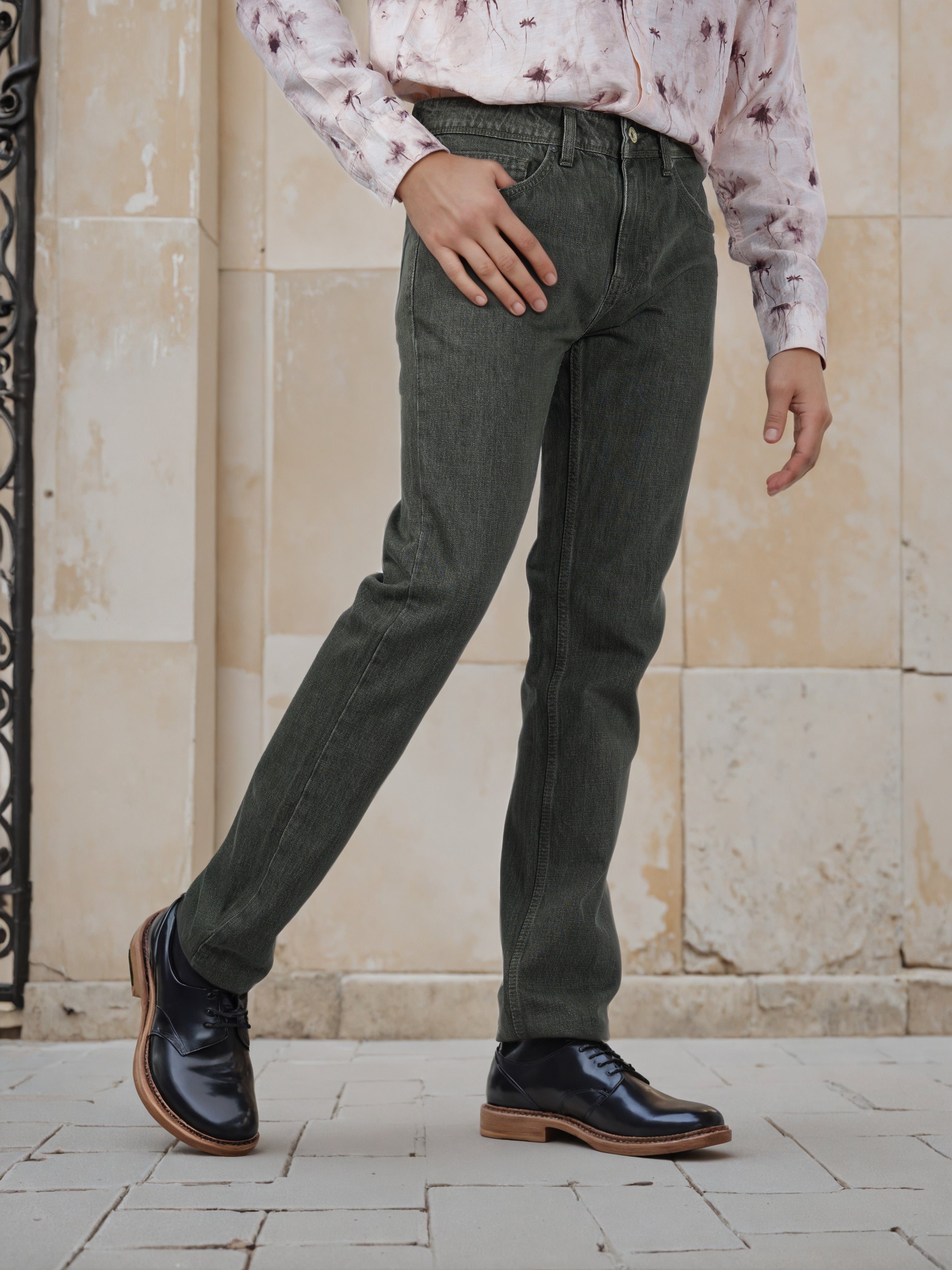 Celio* Men Olive Solid Loose Fit Cotton Jeans