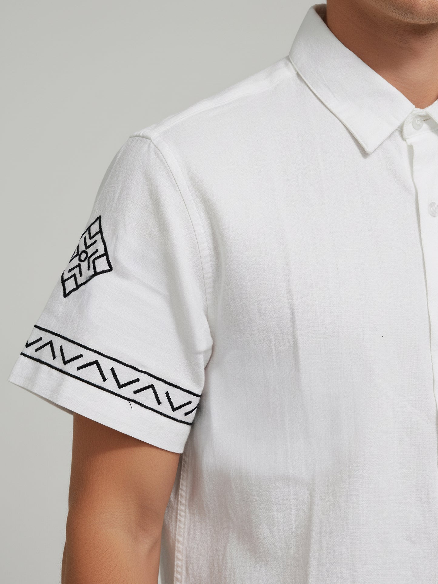 Celio* Men White Printed Regular Fit Cotton-Linen-Blend Shirts