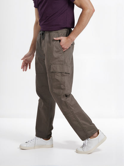 Celio* Men Olive Solid Regular Fit Cotton Trousers