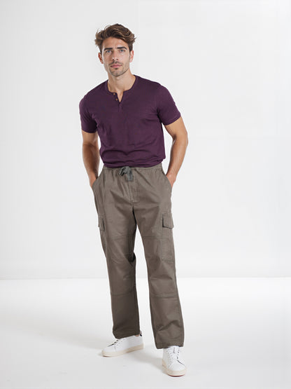Celio* Men Olive Solid Regular Fit Cotton Trousers