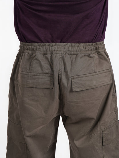 Celio* Men Olive Solid Regular Fit Cotton Trousers