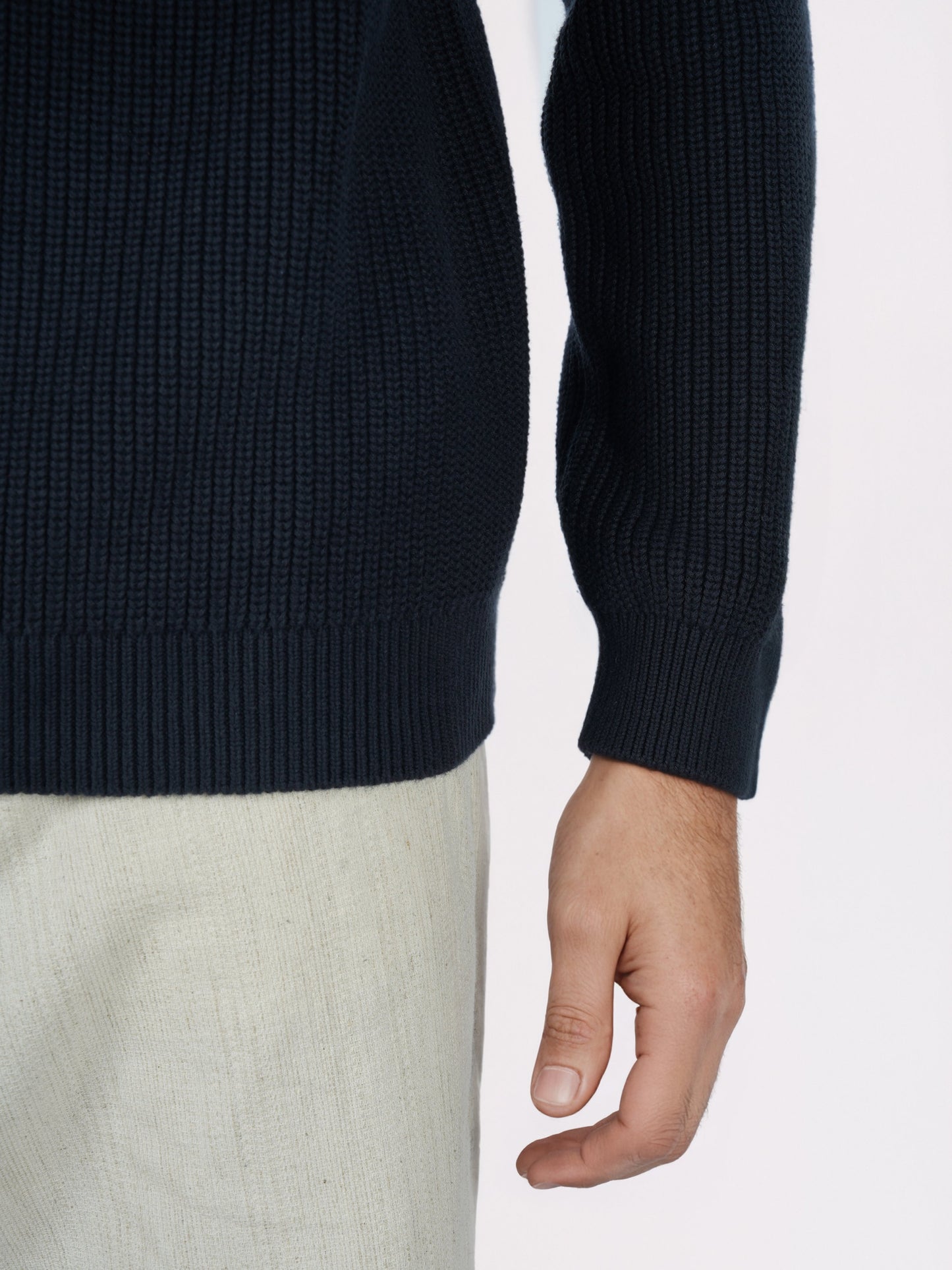 Celio* Men Black Solid Regular Fit Cotton Sweaters