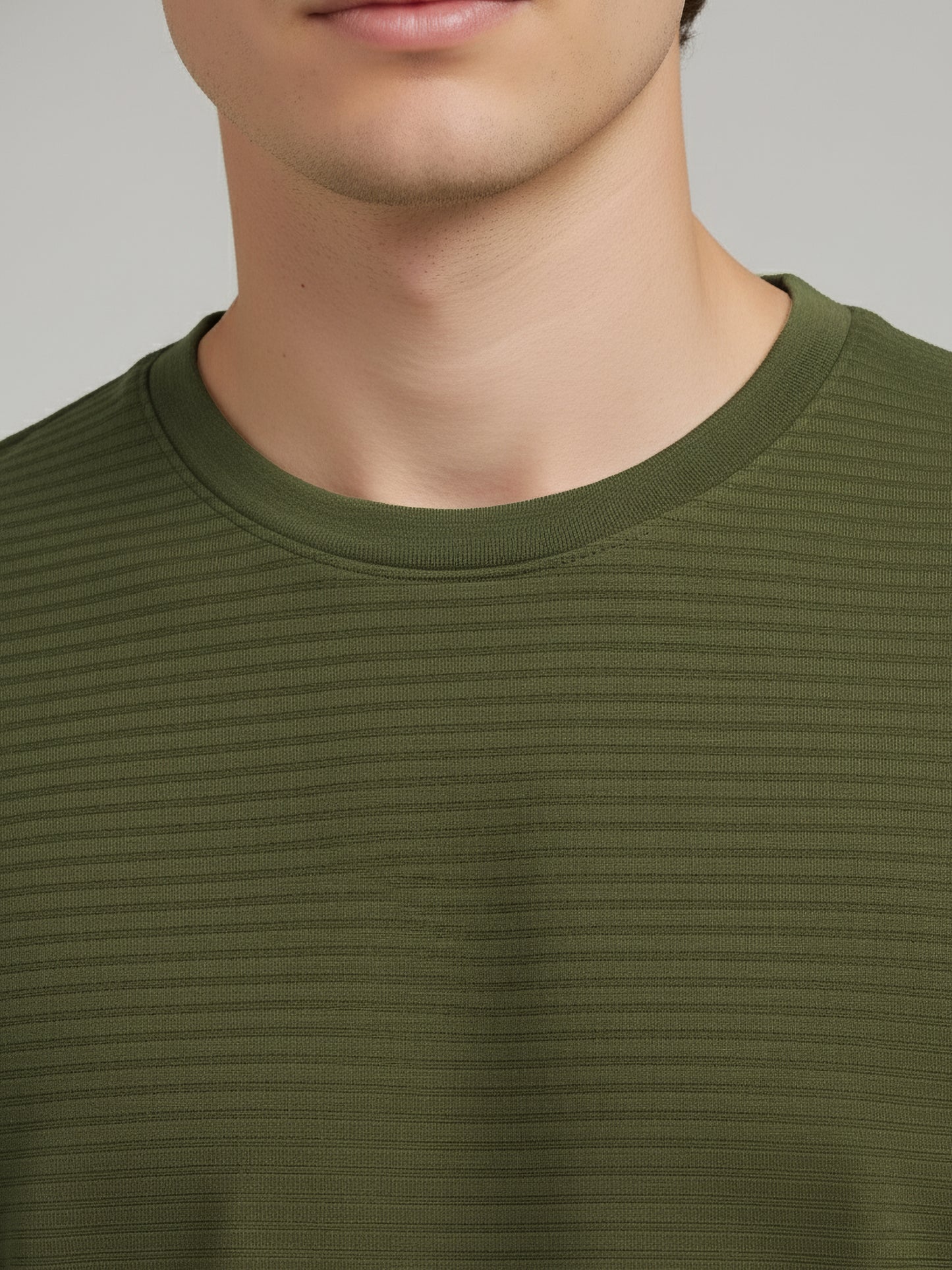 Celio Men Olive Solid Straight Fit Cotton T-Shirts