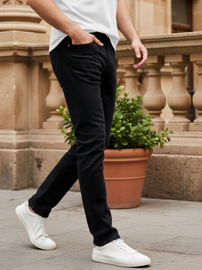 Celio* Men Black Solid Straight Fit Cotton Jeans