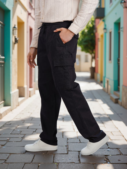 Celio* Men Black Solid Straight Fit Cotton Cargo