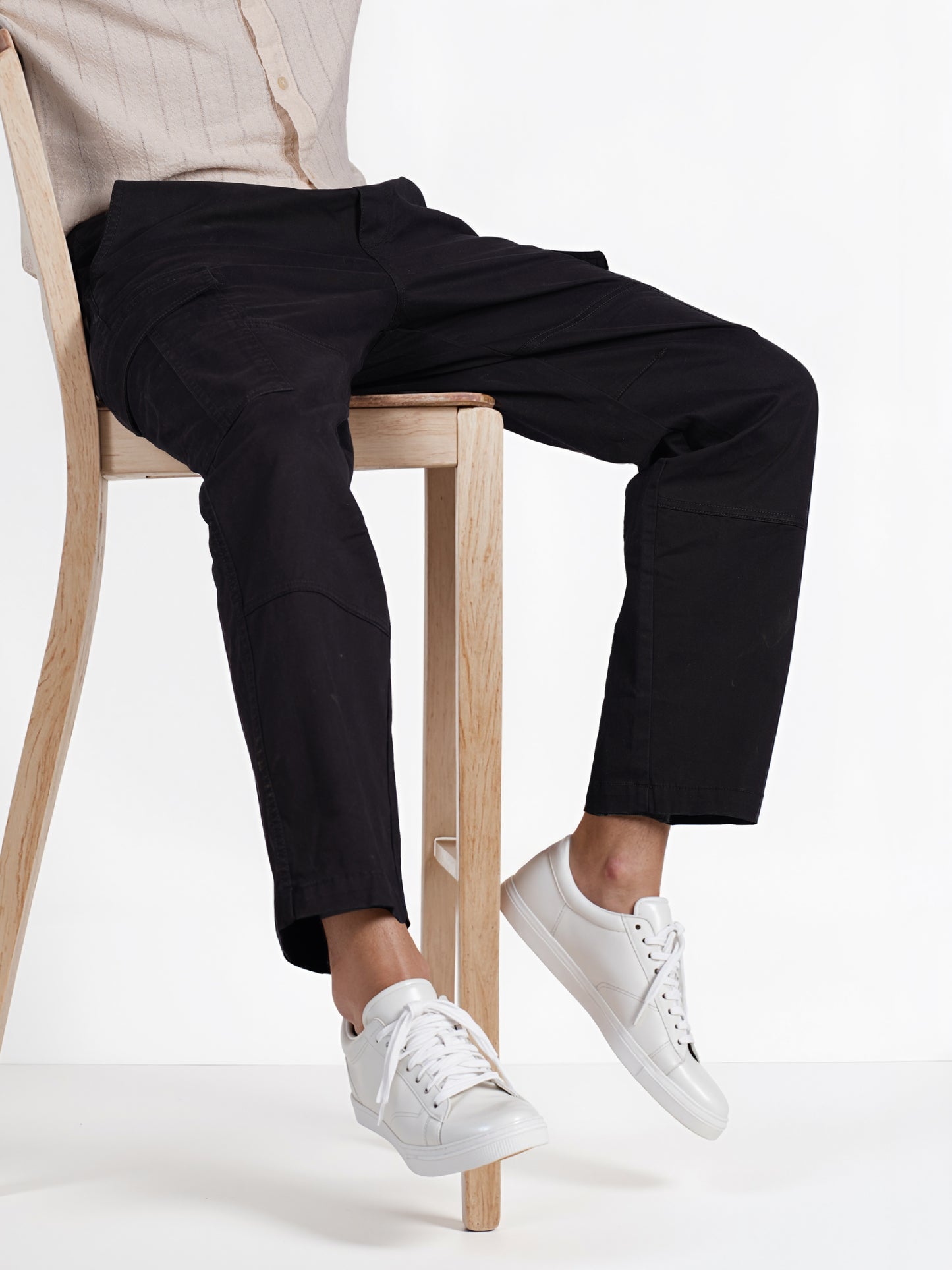 Celio* Men Black Solid Straight Fit Cotton Cargo