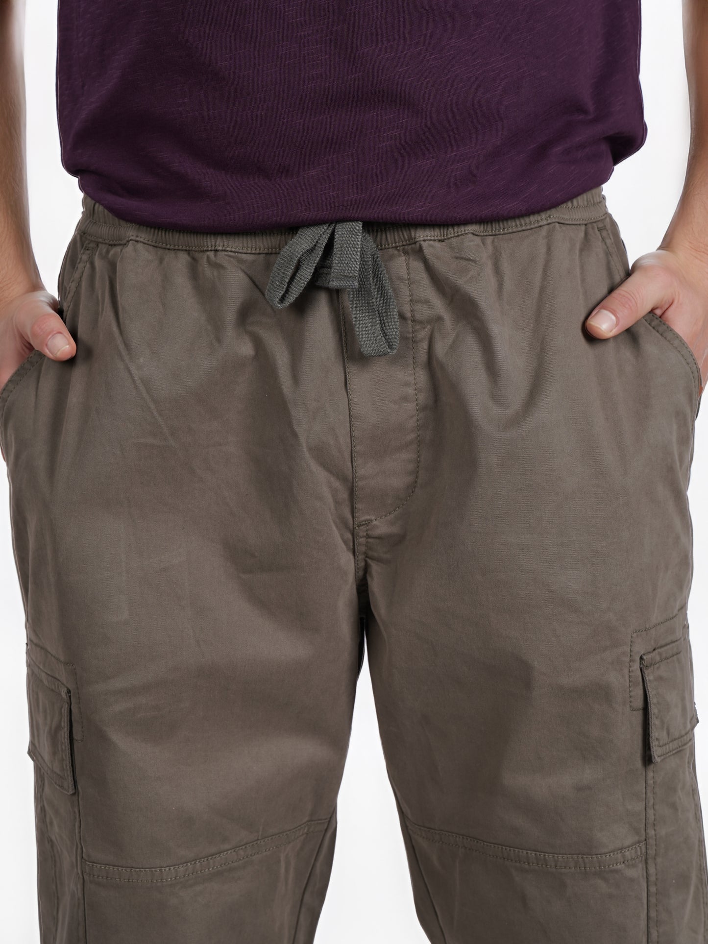 Celio* Men Olive Solid Straight Fit Cotton Cargo