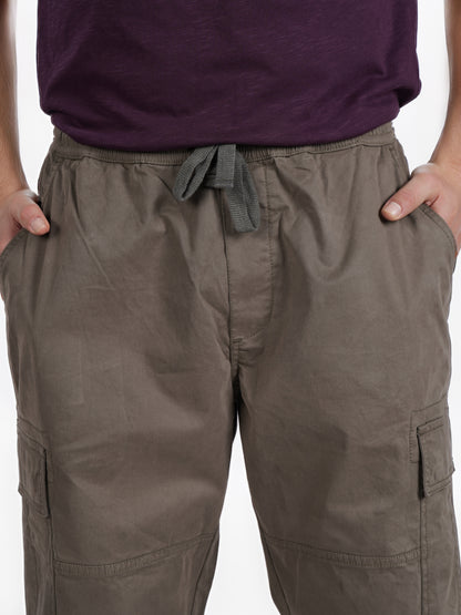 Celio* Men Olive Solid Straight Fit Cotton Cargo