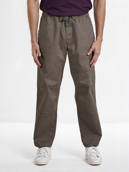 Celio* Men Olive Solid Straight Fit Cotton Cargo