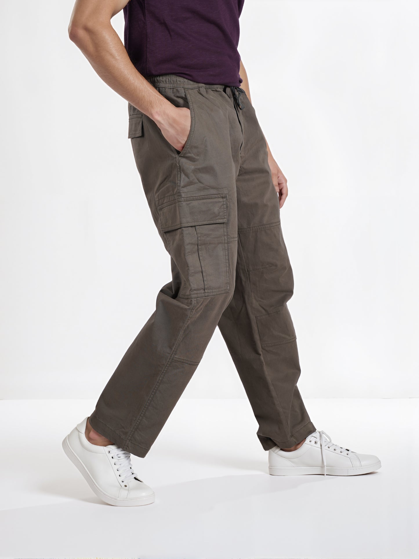 Celio* Men Olive Solid Straight Fit Cotton Cargo