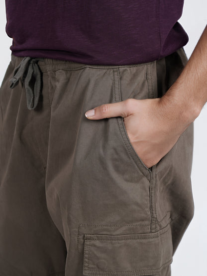Celio* Men Olive Solid Straight Fit Cotton Cargo