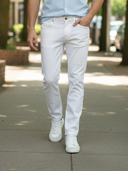 Celio* Men White Solid Straight Slim Cotton Jeans