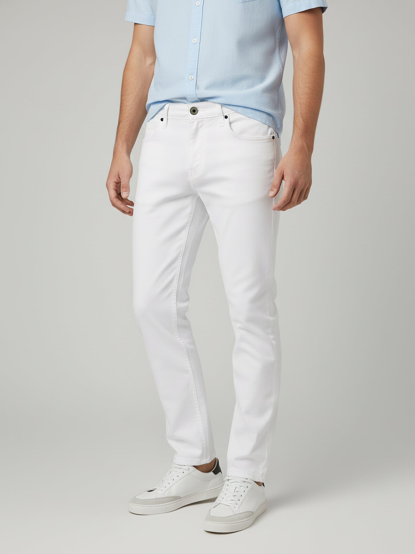 Celio* Men White Solid Straight Slim Cotton Jeans