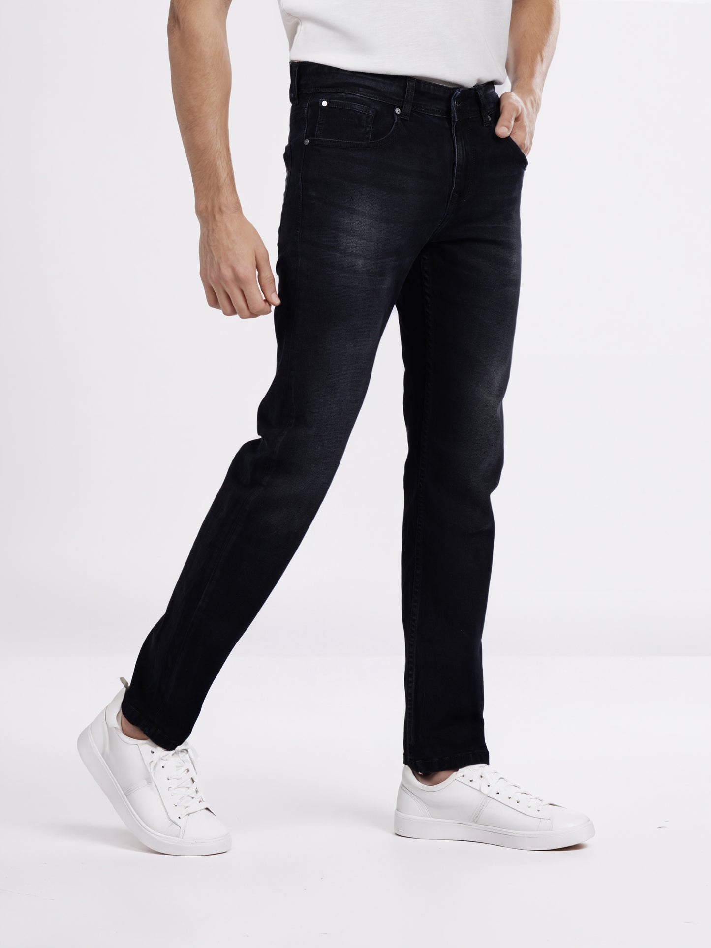Celio* Men Black Solid Straight Fit Cotton Jeans