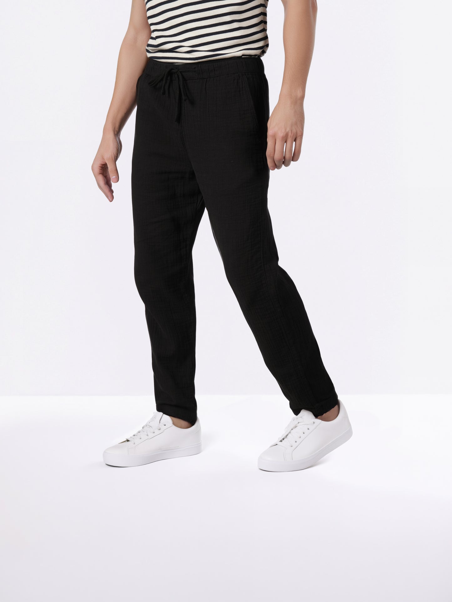 Celio* Men Black Solid Jogger Fit Cotton Trousers