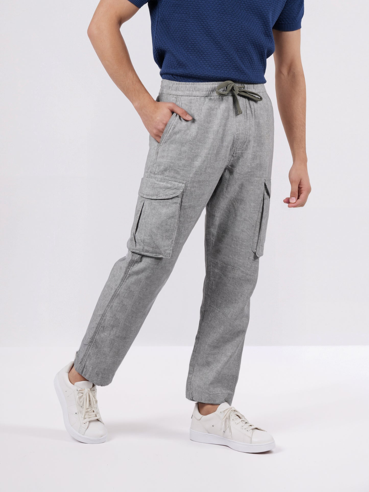 Celio* Men Grey Solid Straight Fit Cotton-Linen-Blend Trousers