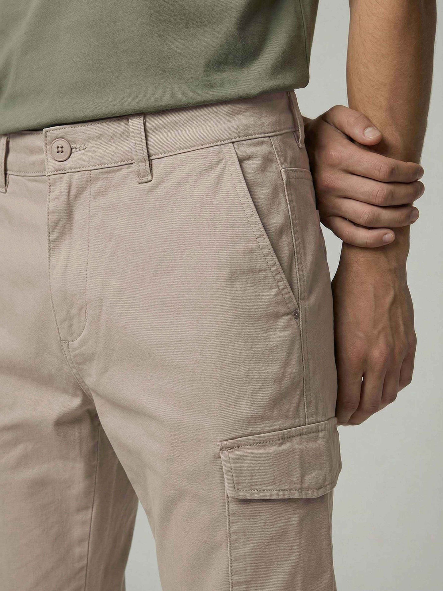 Celio* Men Beige Solid Straight Fit Cotton Trousers