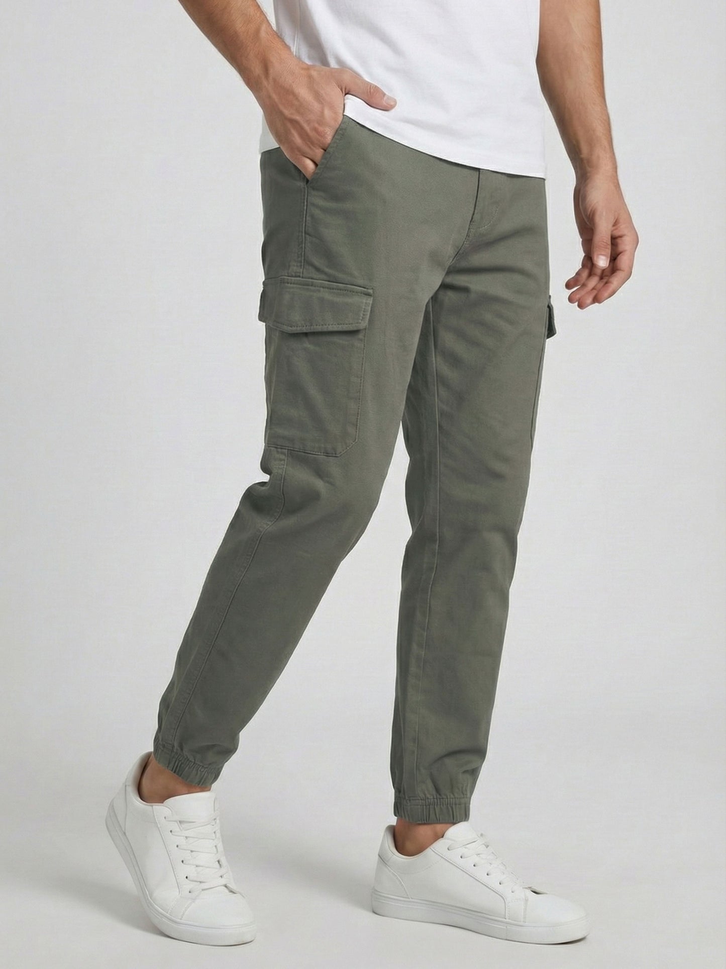 Celio* Men Olive Solid Straight Fit Cotton Trousers