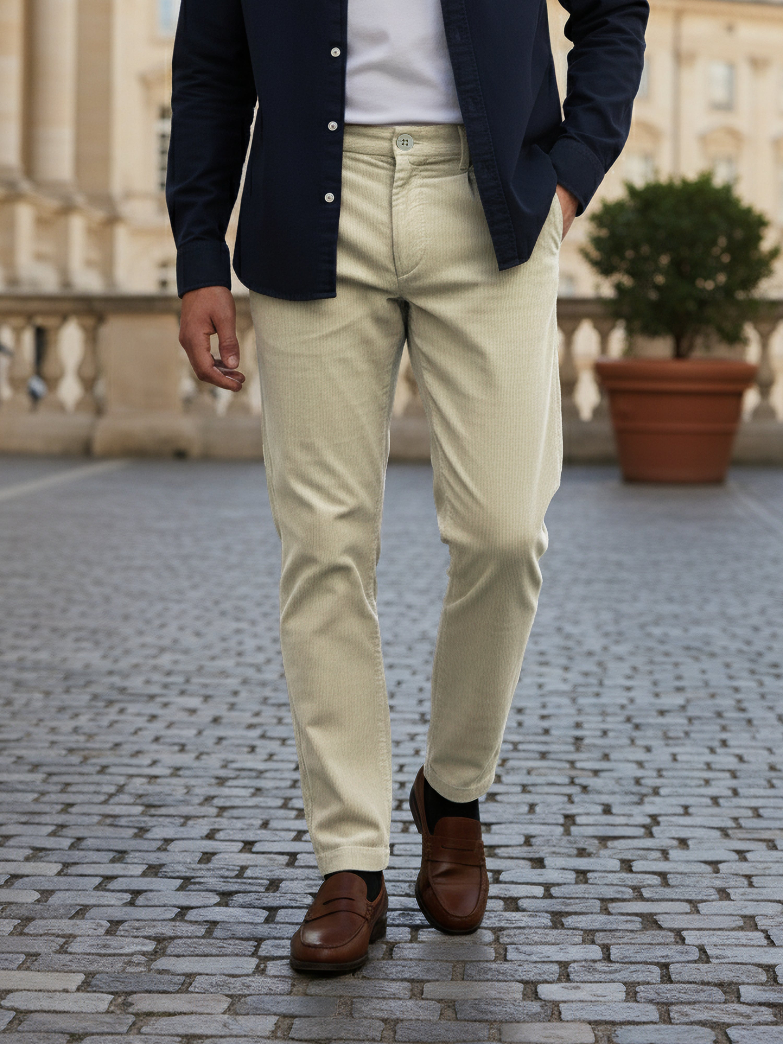 Celio* Men Cream Solid Straight Fit Cotton Trousers